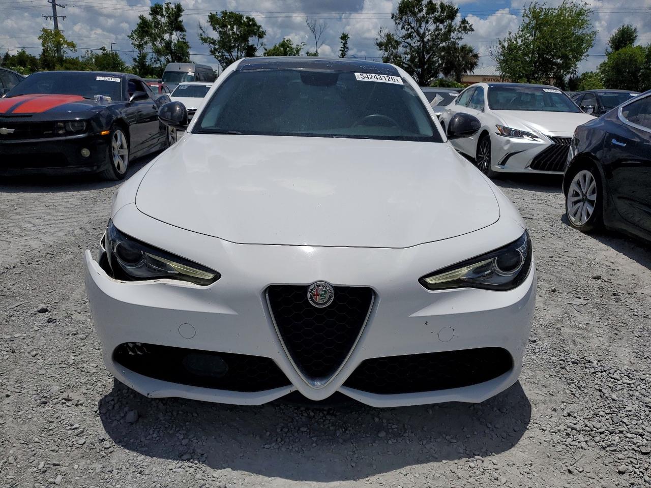 2017 ALFA ROMEO GIULIA