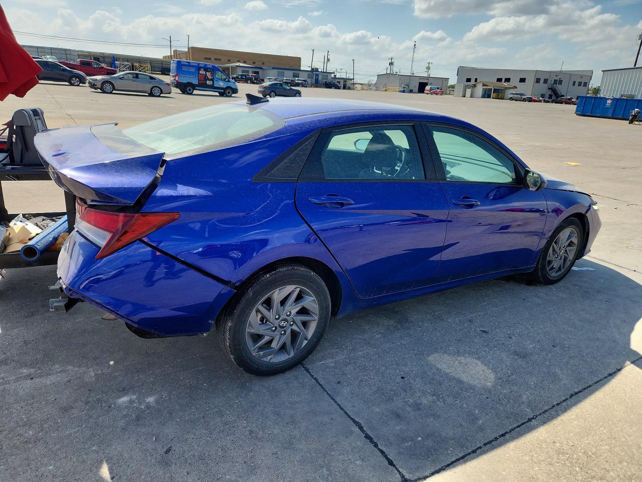 2024 HYUNDAI ELANTRA