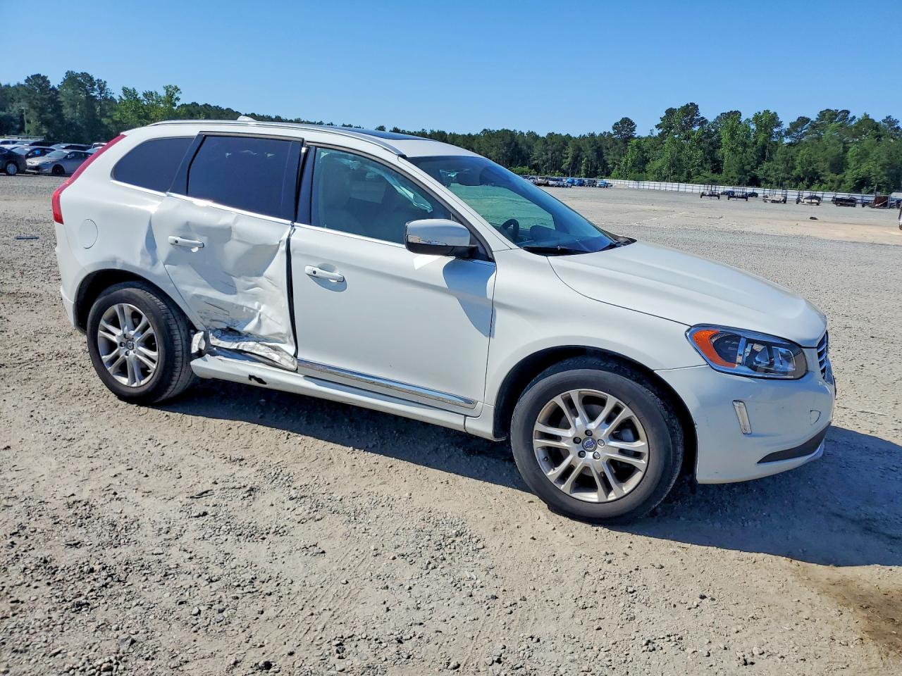 2016 VOLVO XC60