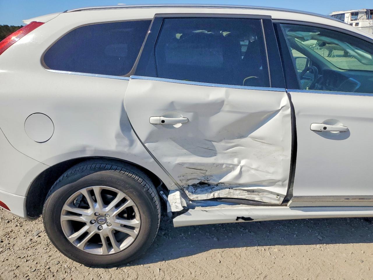 2016 VOLVO XC60