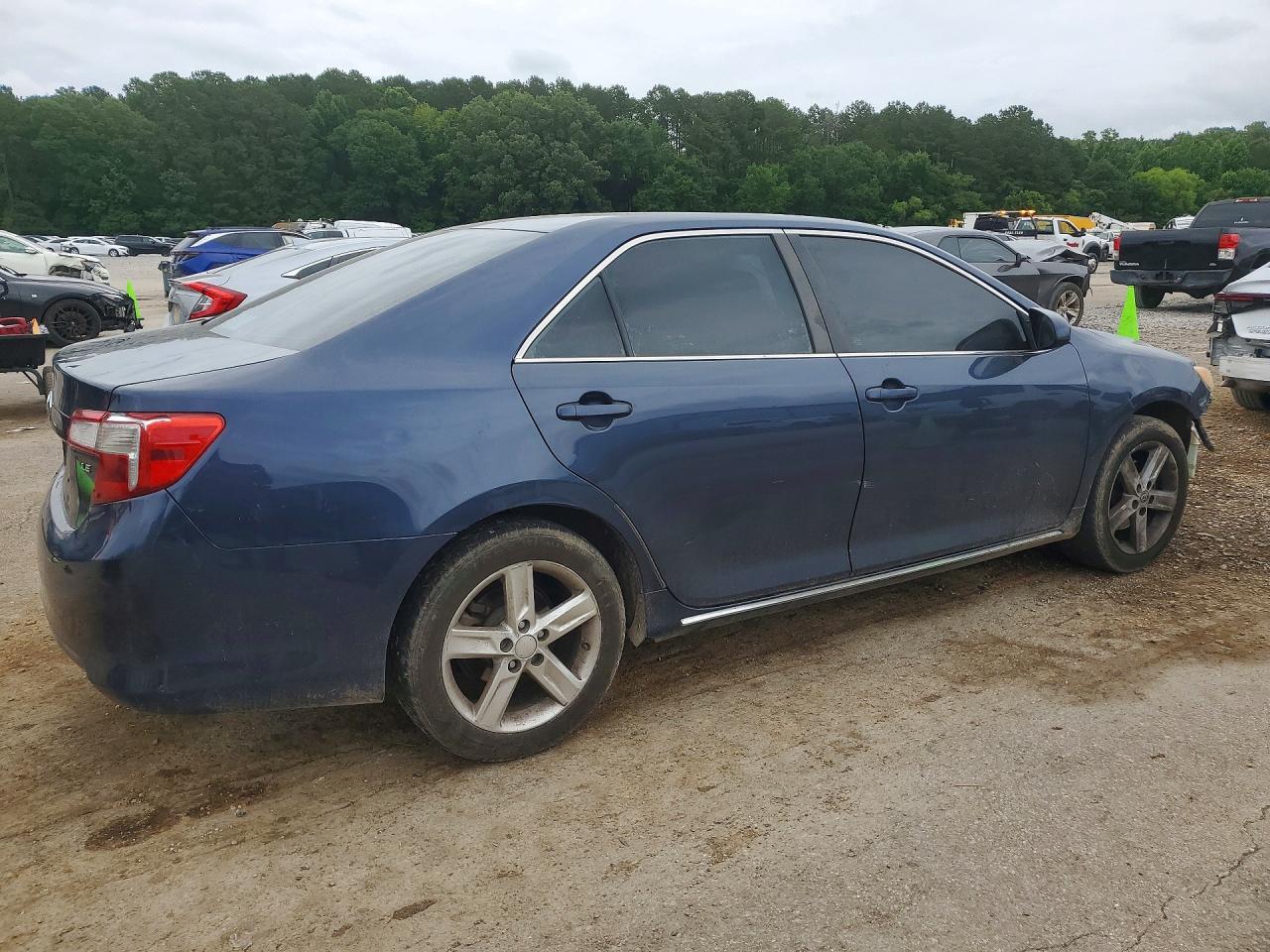 2014 TOYOTA CAMRY