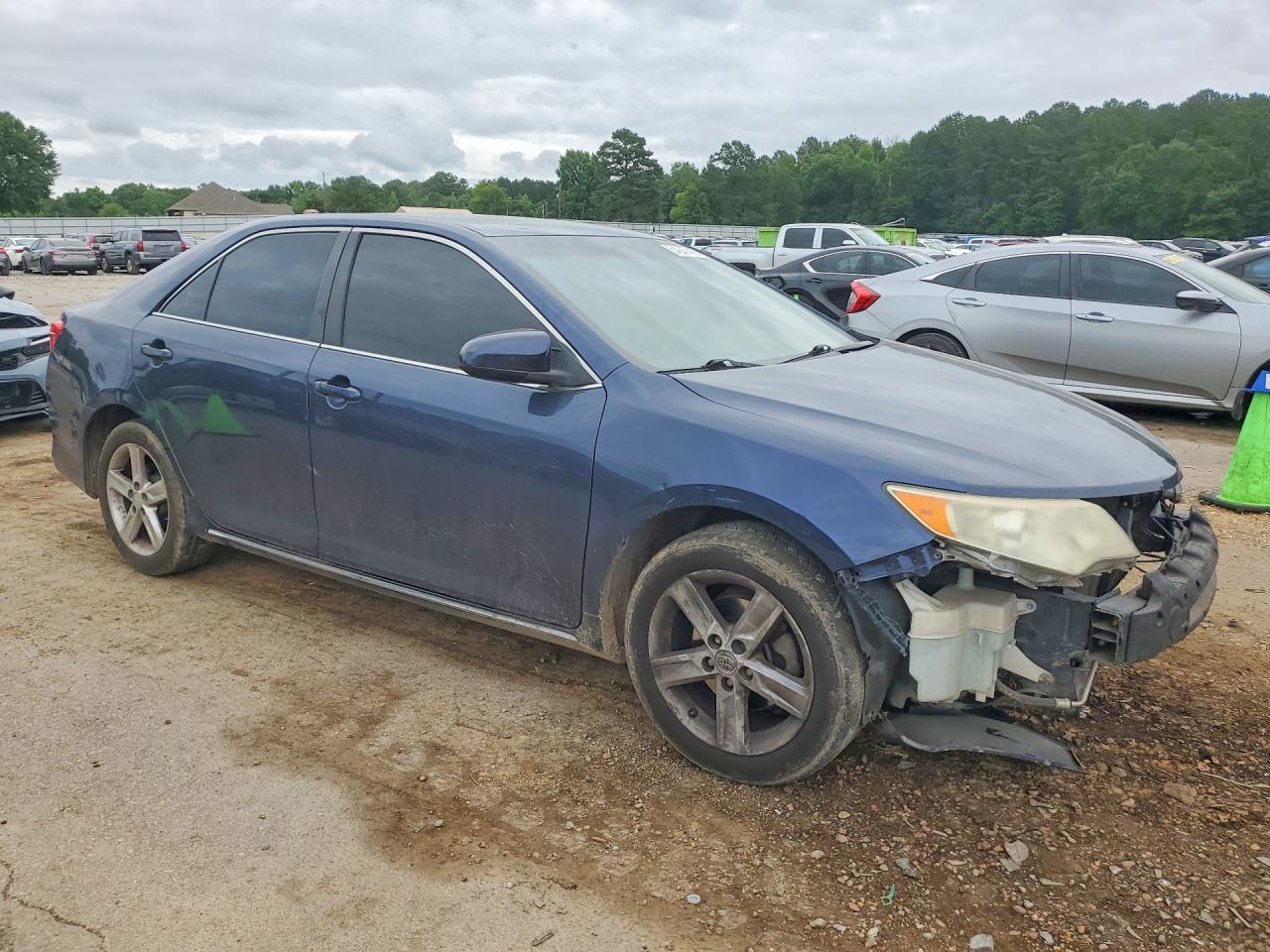 2014 TOYOTA CAMRY