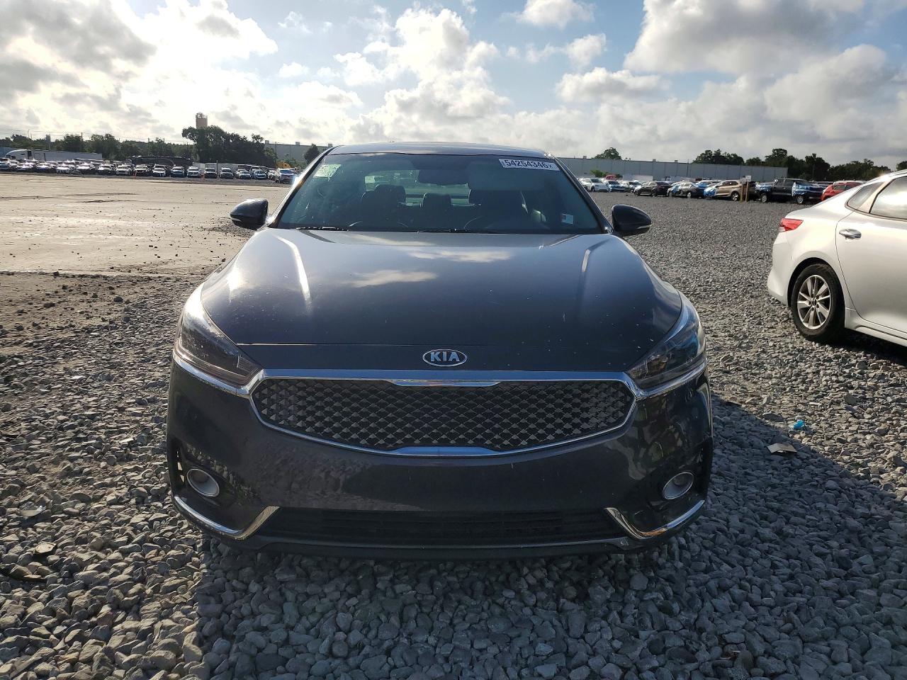 2018 KIA CADENZA