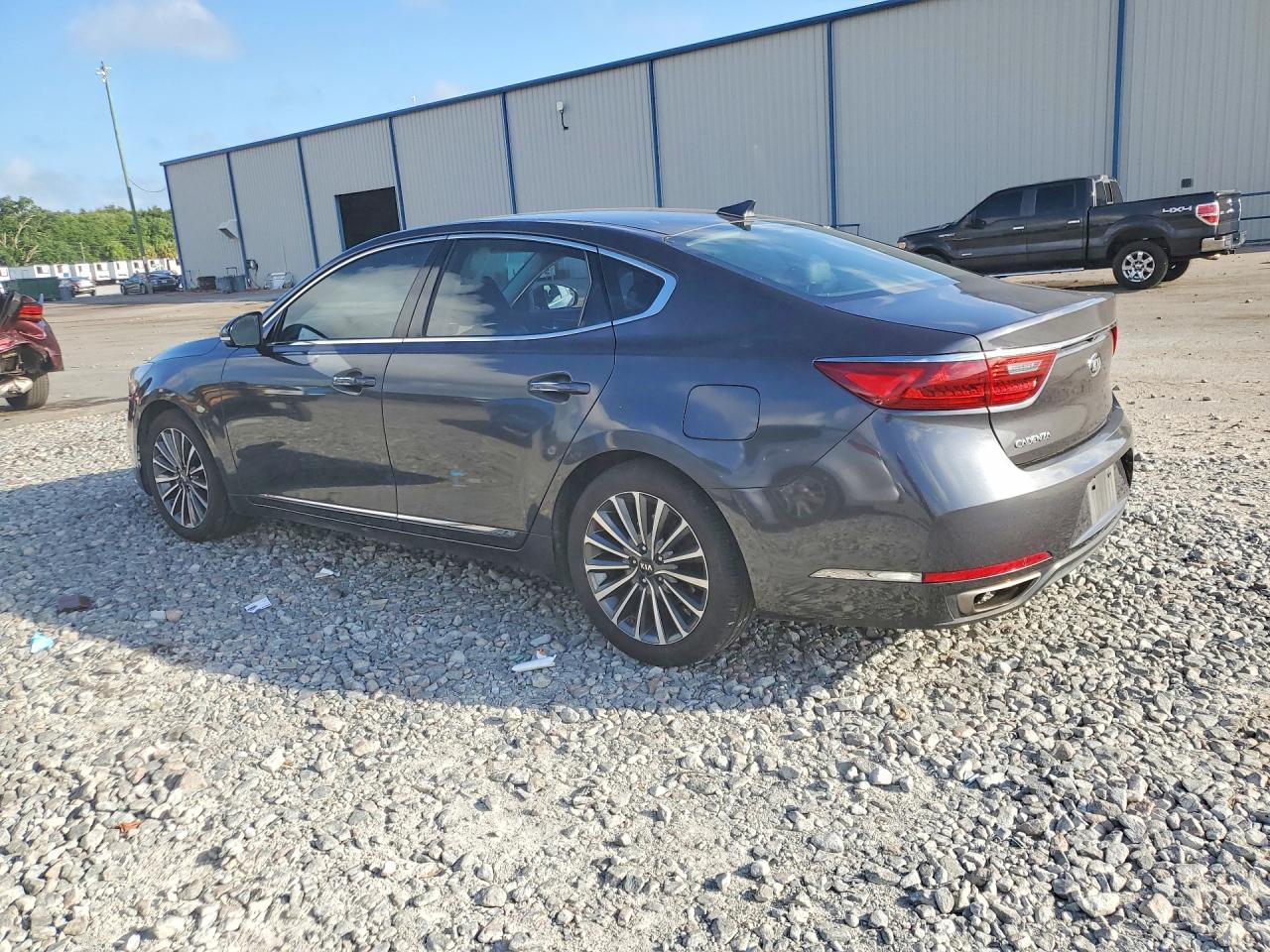 2018 KIA CADENZA