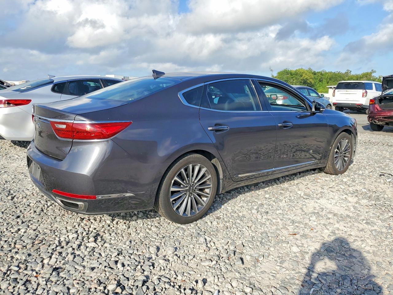 2018 KIA CADENZA