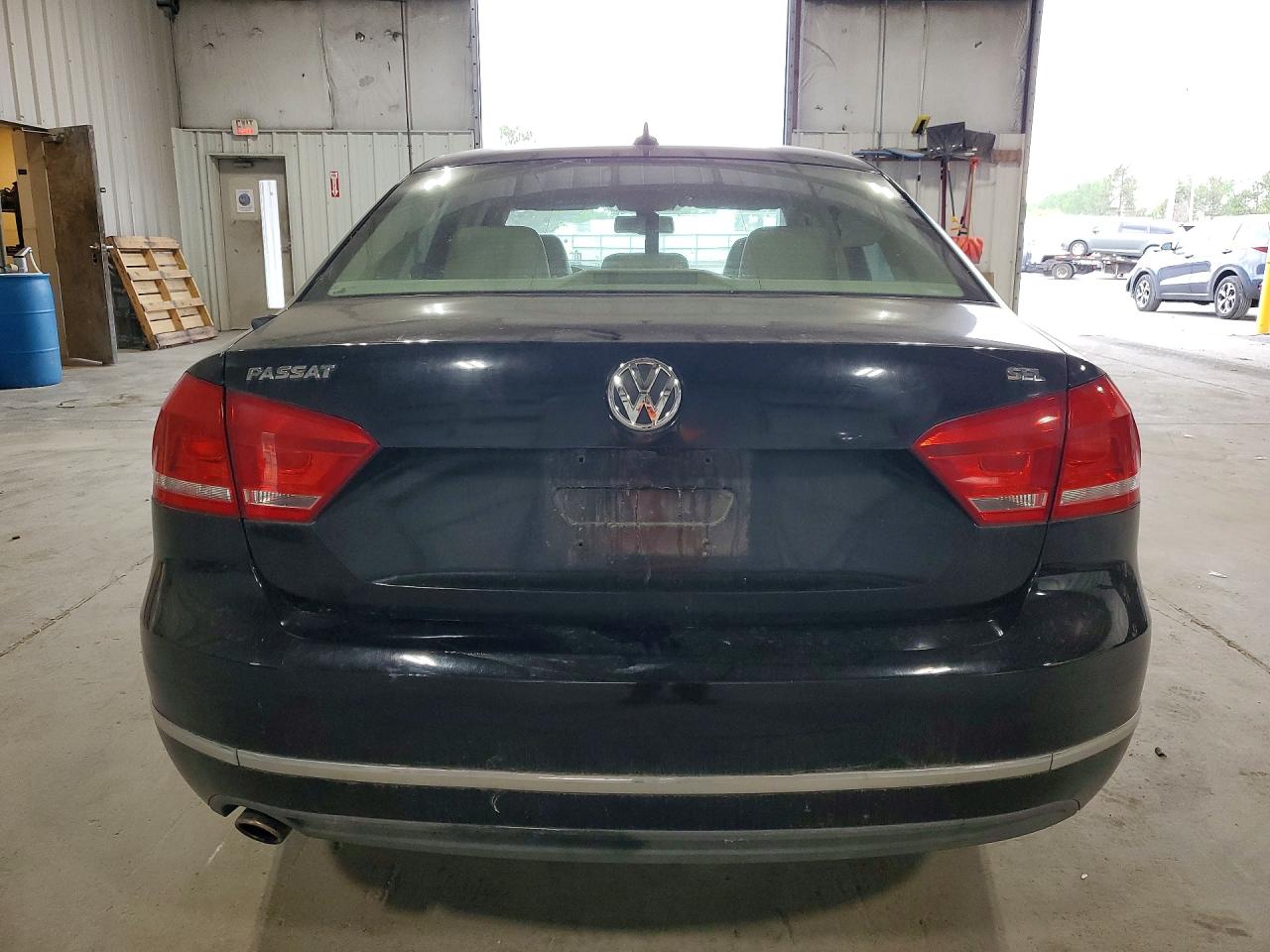 2013 VOLKSWAGEN PASSAT