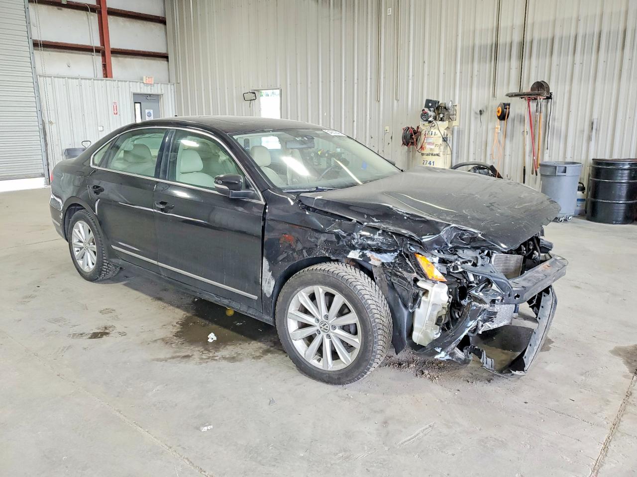 2013 VOLKSWAGEN PASSAT