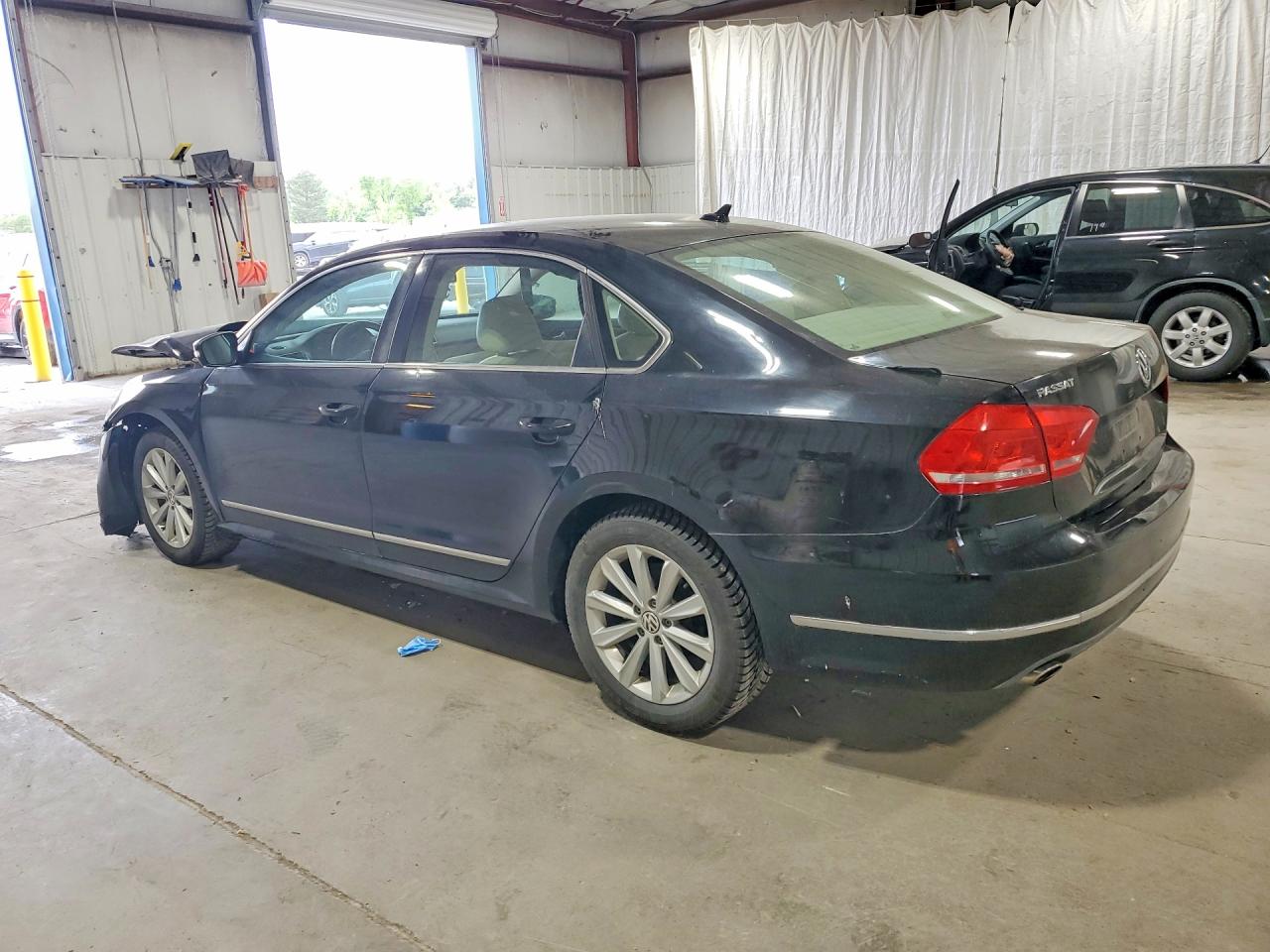2013 VOLKSWAGEN PASSAT