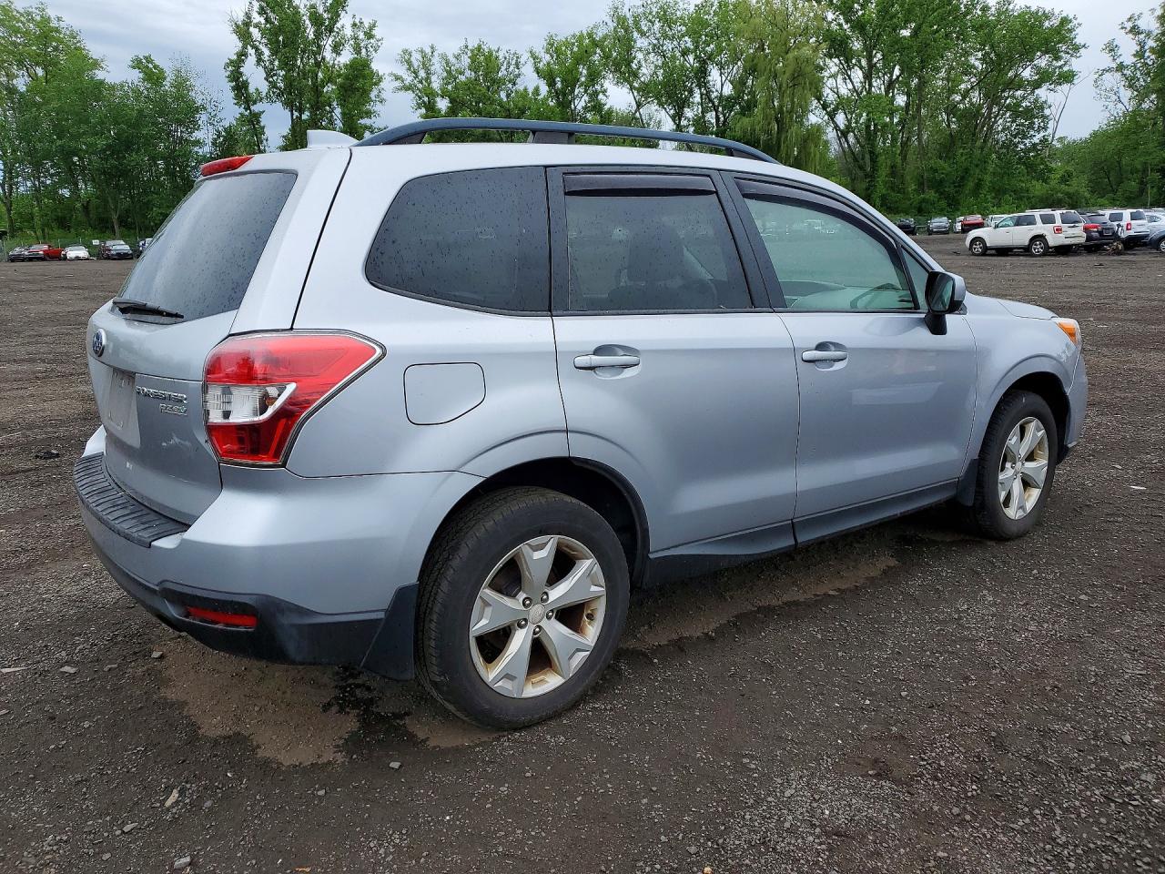 2016 SUBARU FORESTER