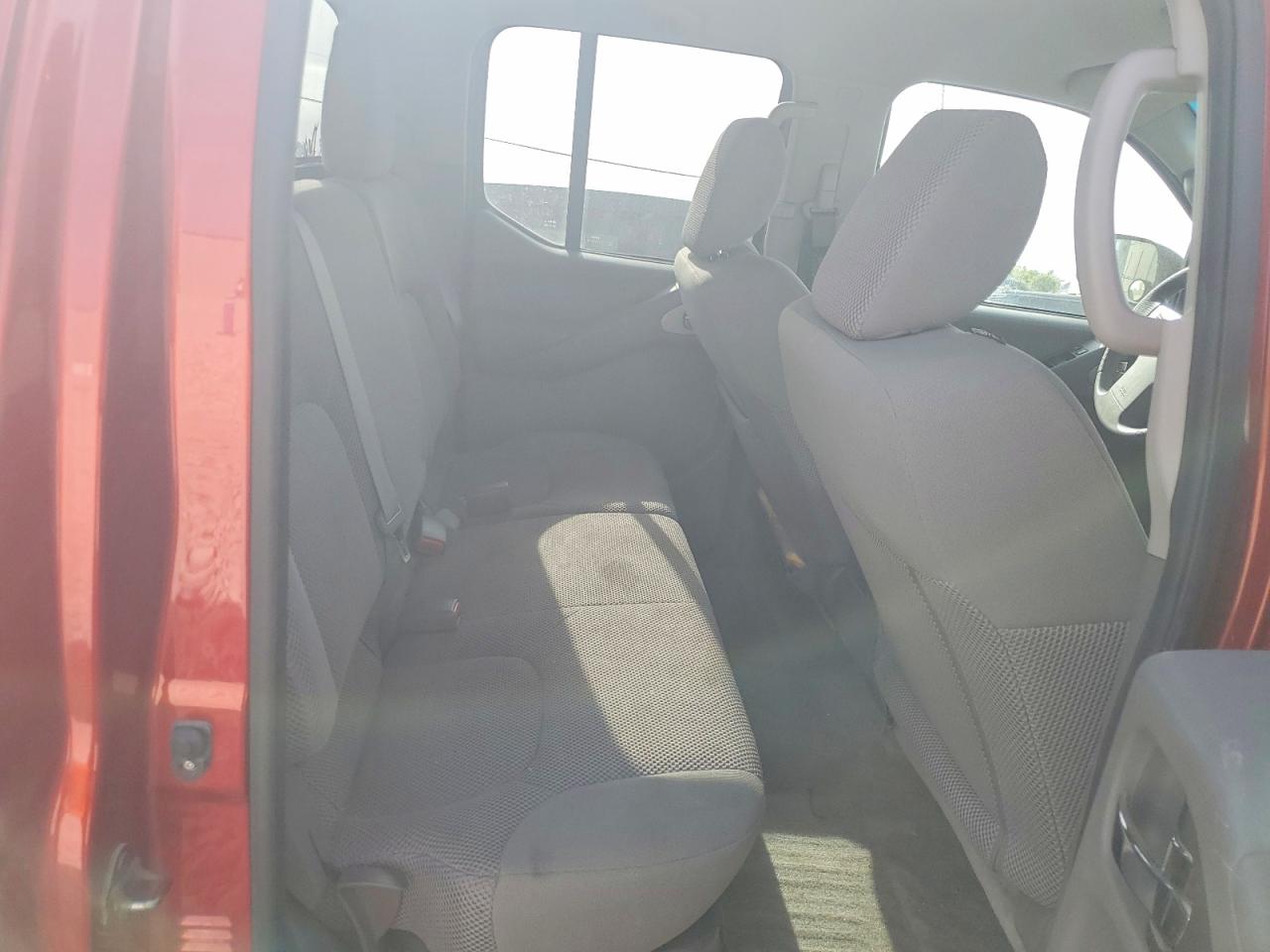 2015 NISSAN FRONTIER