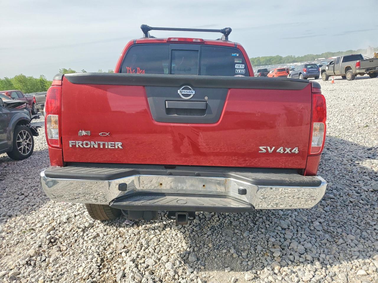 2015 NISSAN FRONTIER