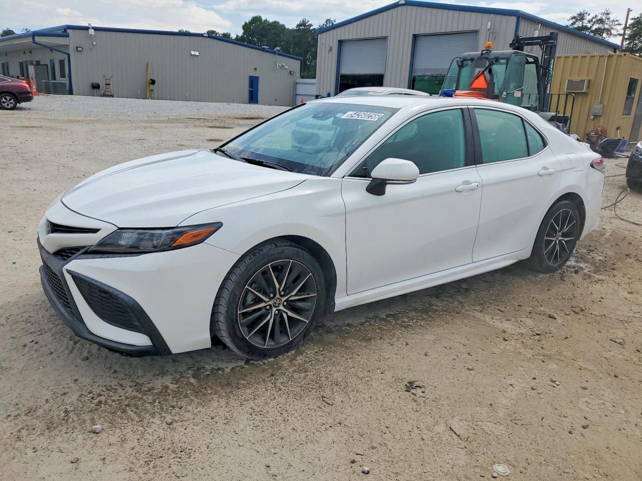 2024 TOYOTA CAMRY