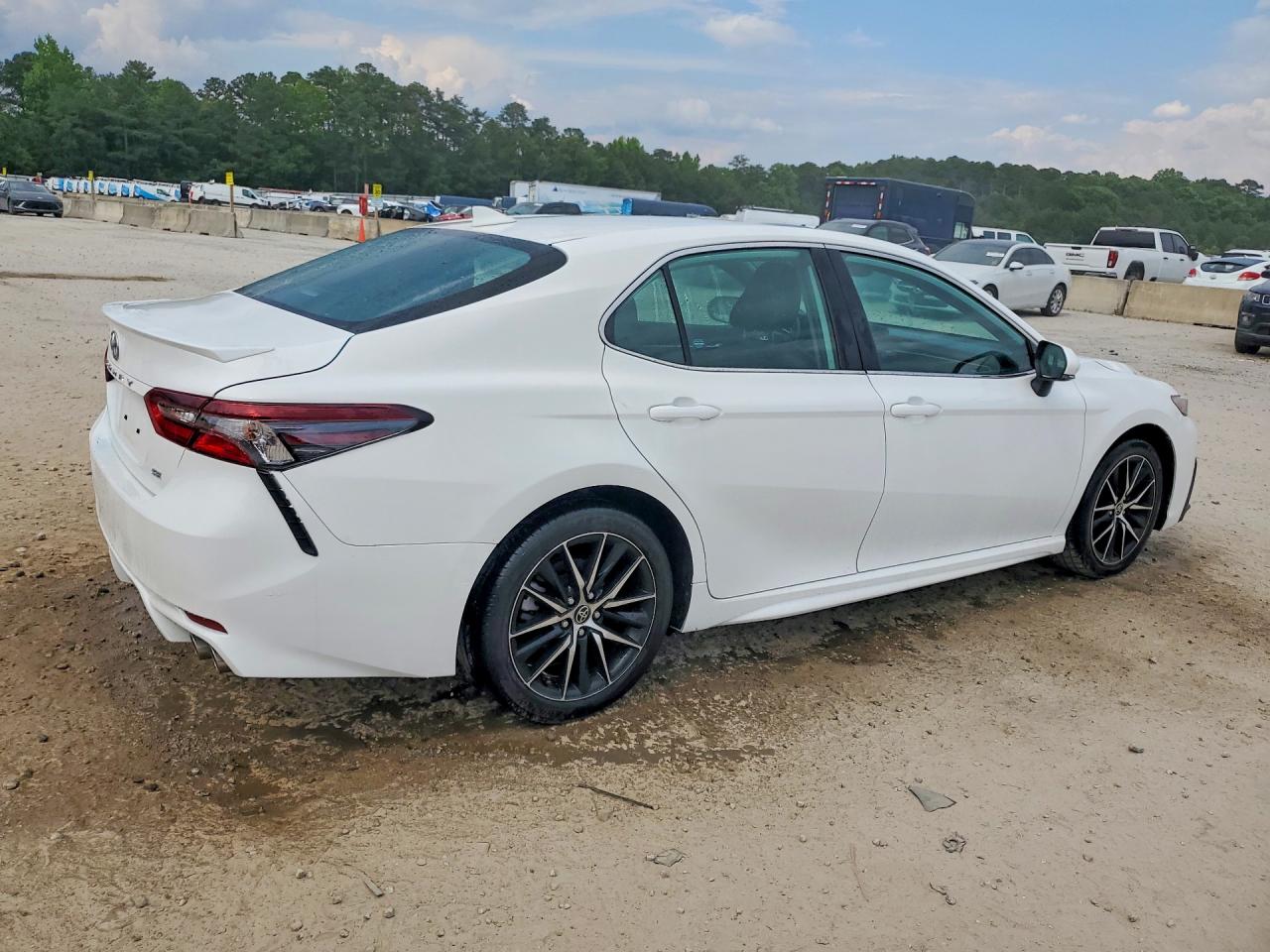 2024 TOYOTA CAMRY
