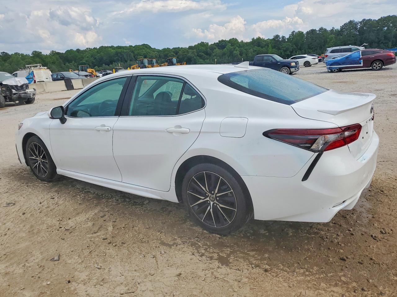 2024 TOYOTA CAMRY