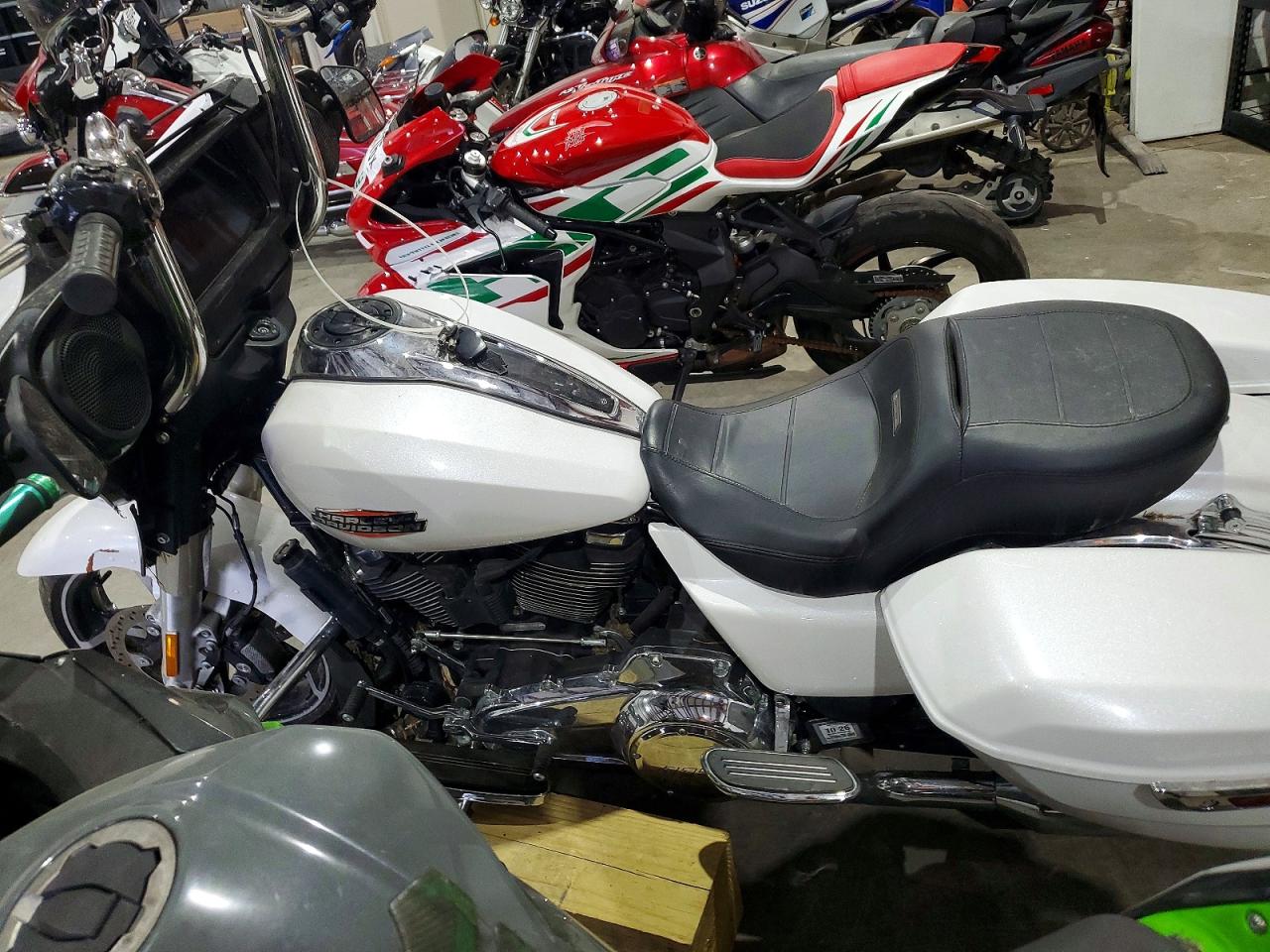 2024 HARLEY-DAVIDSON FL