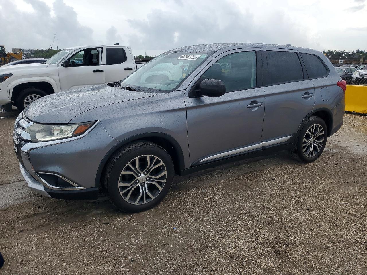 2017 MITSUBISHI OUTLANDER