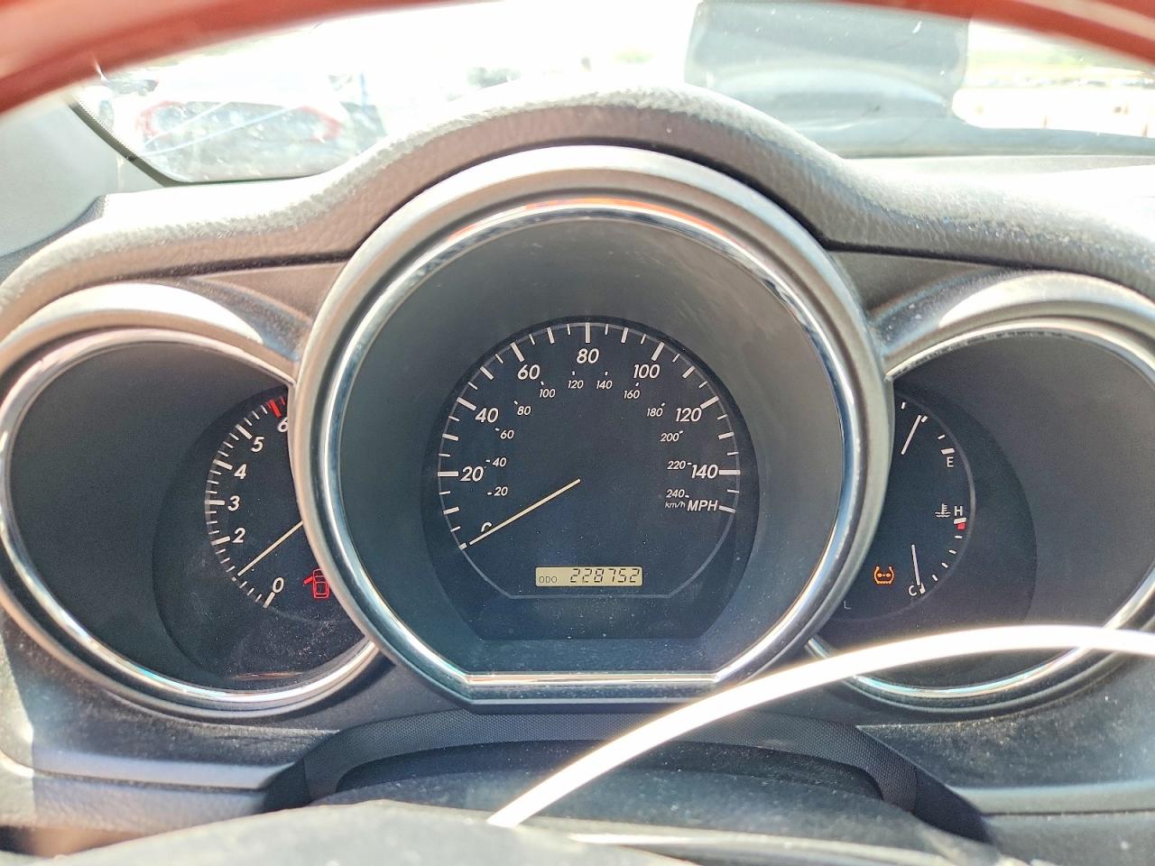 2004 LEXUS RX330