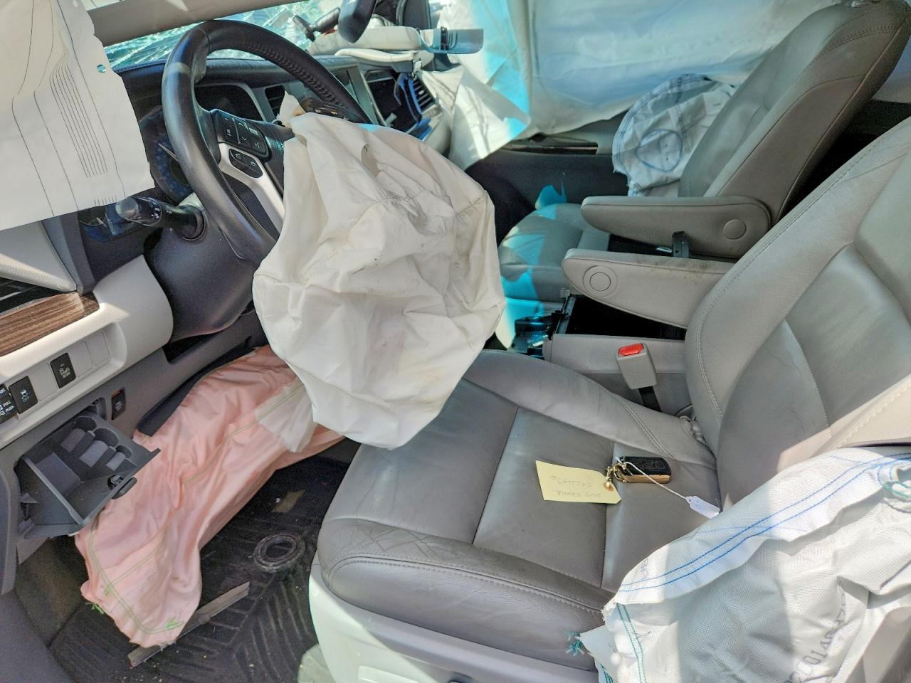 2017 TOYOTA SIENNA