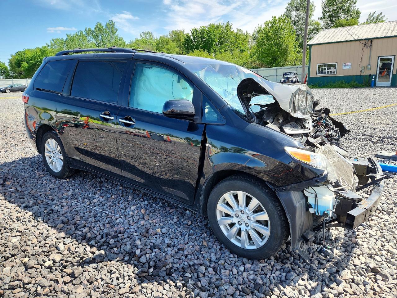 2017 TOYOTA SIENNA