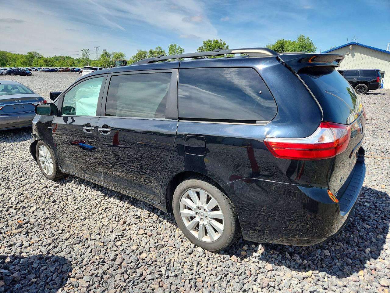 2017 TOYOTA SIENNA