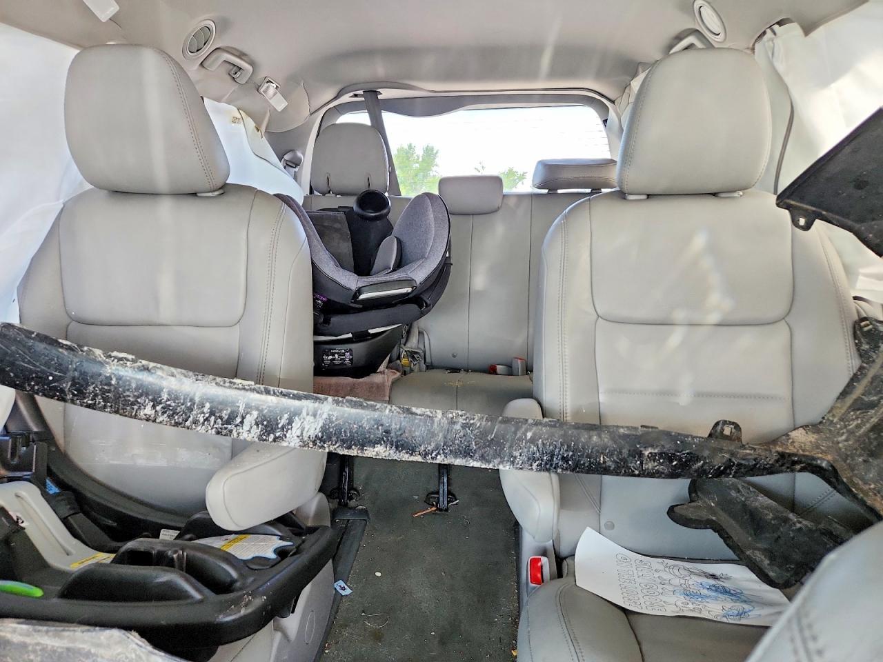 2017 TOYOTA SIENNA