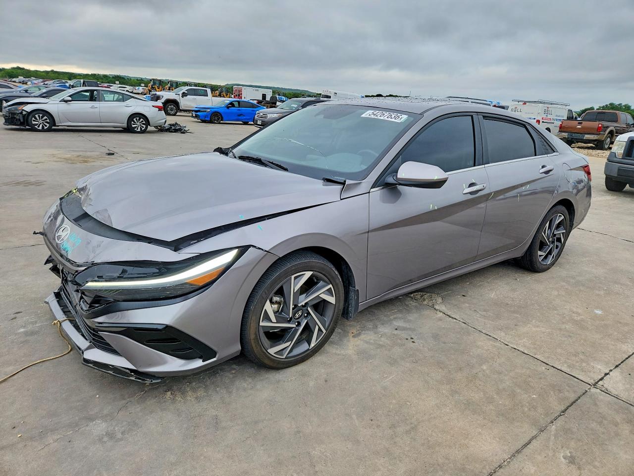 2024 HYUNDAI ELANTRA