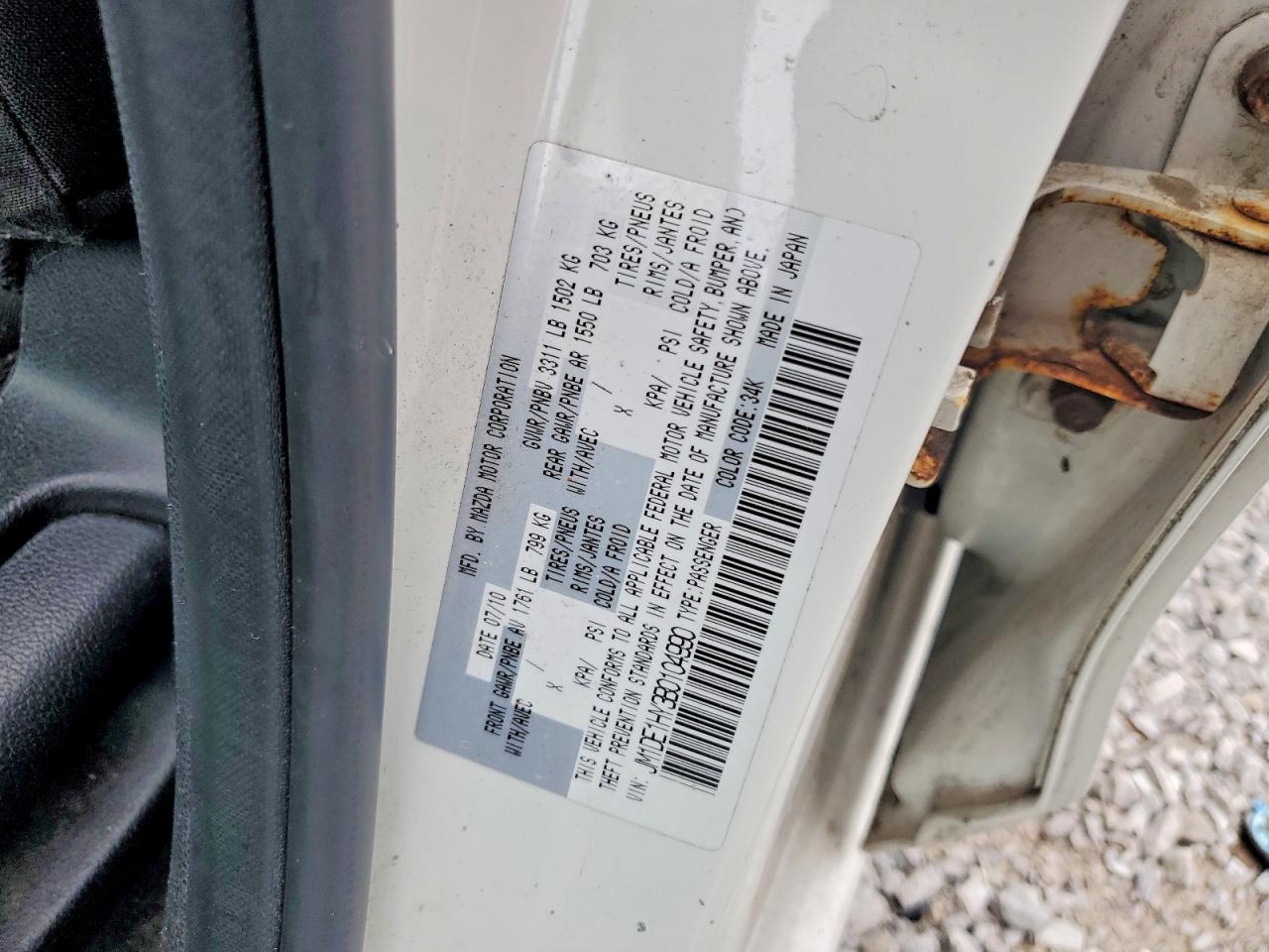 2011 MAZDA 2