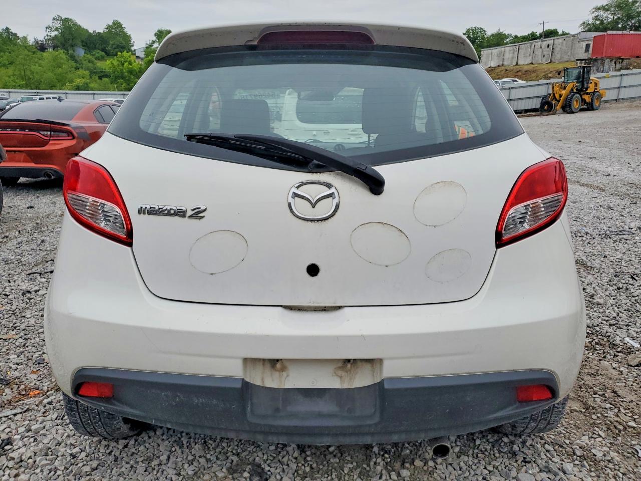 2011 MAZDA 2