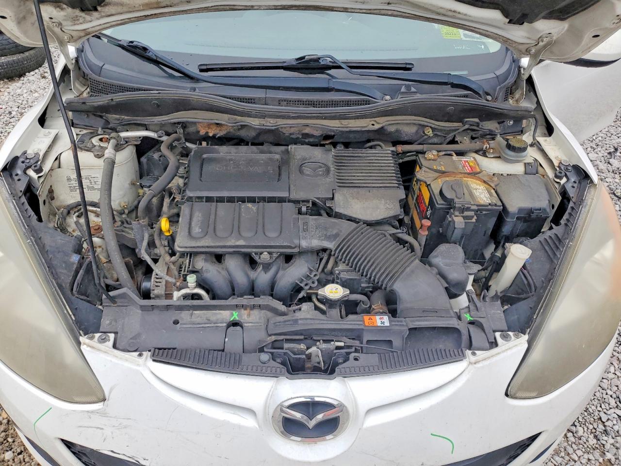 2011 MAZDA 2