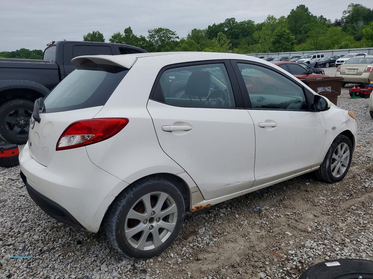 2011 MAZDA 2