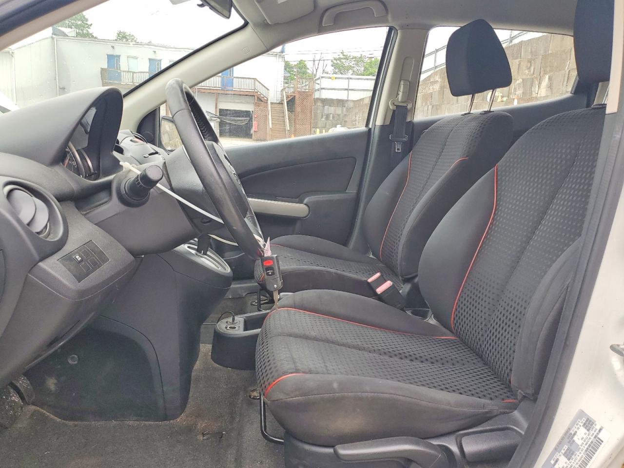 2011 MAZDA 2