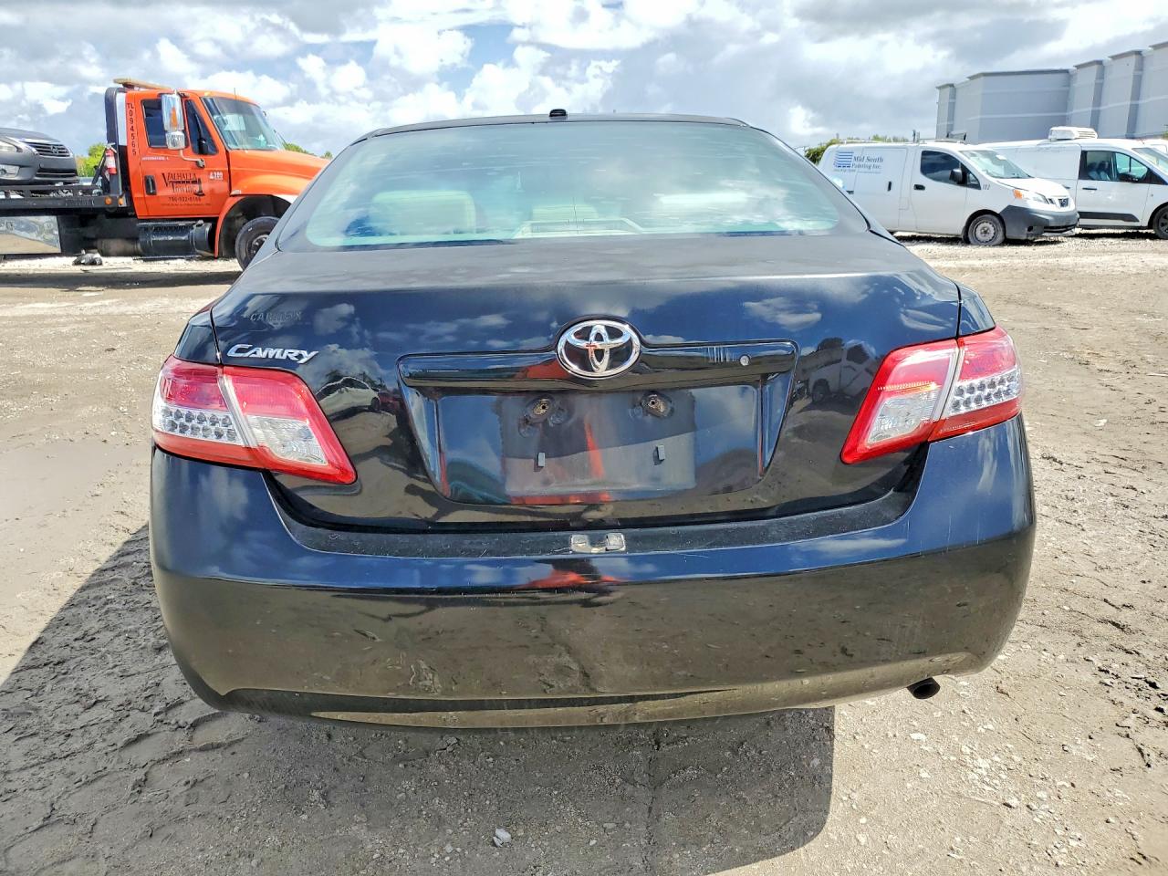 2011 TOYOTA CAMRY