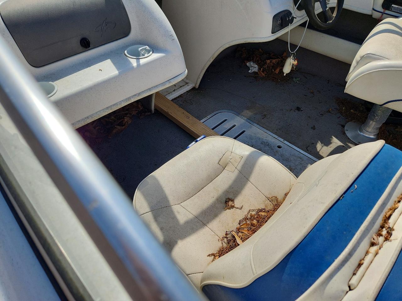 2003 MONTEREY Boat