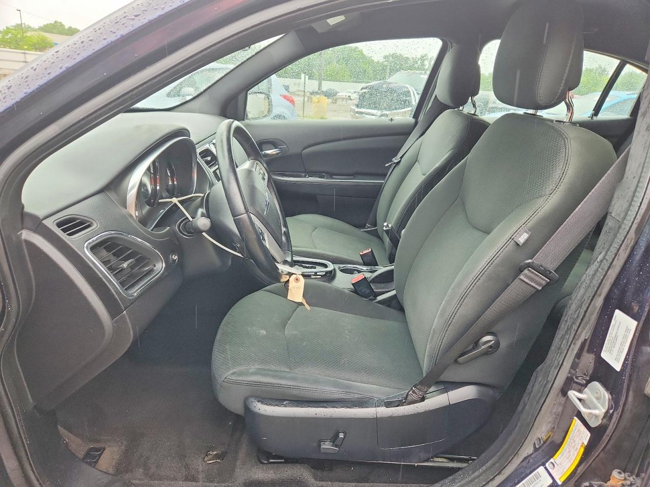 2012 CHRYSLER 200