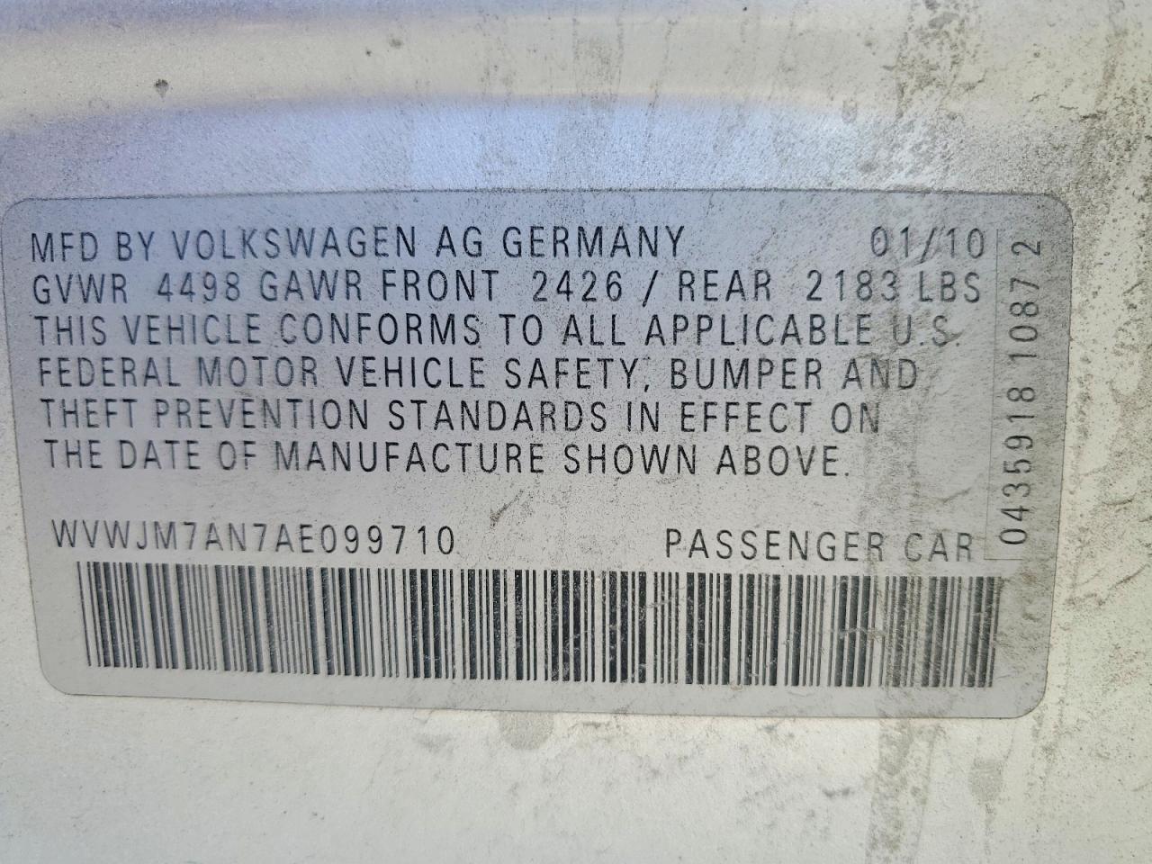 2010 VOLKSWAGEN PASSAT