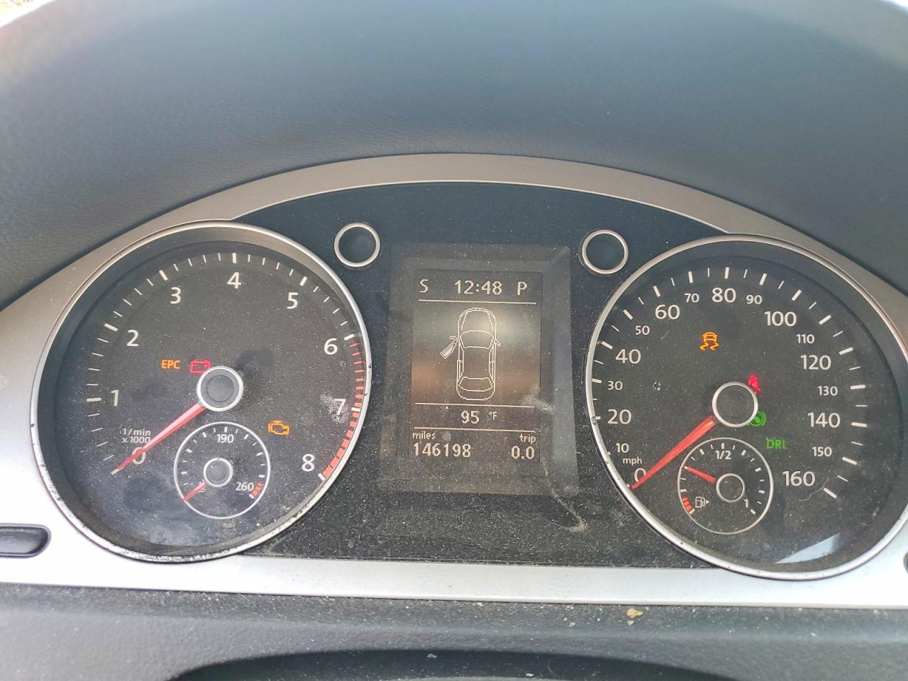 2010 VOLKSWAGEN PASSAT