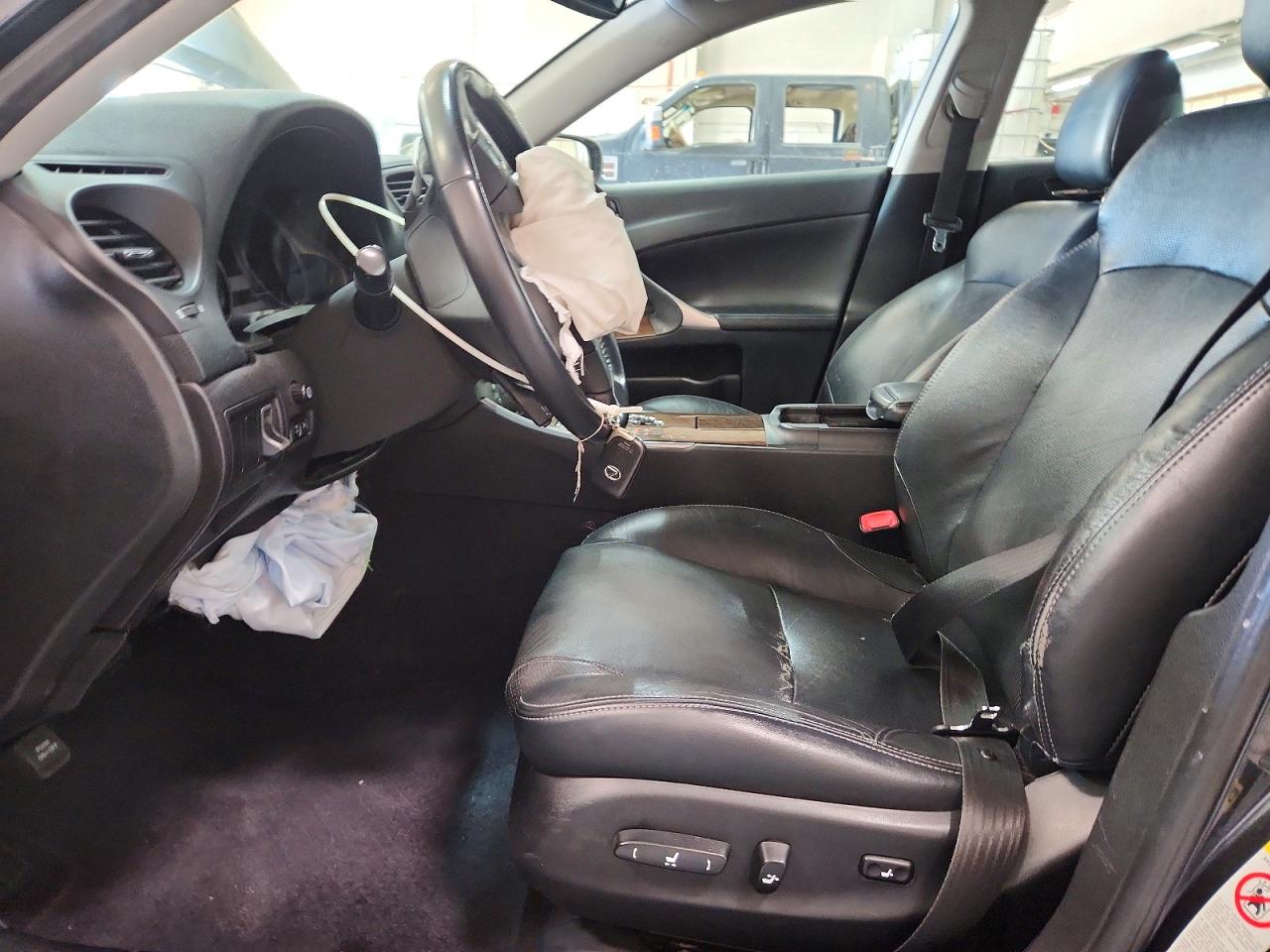 2010 LEXUS IS