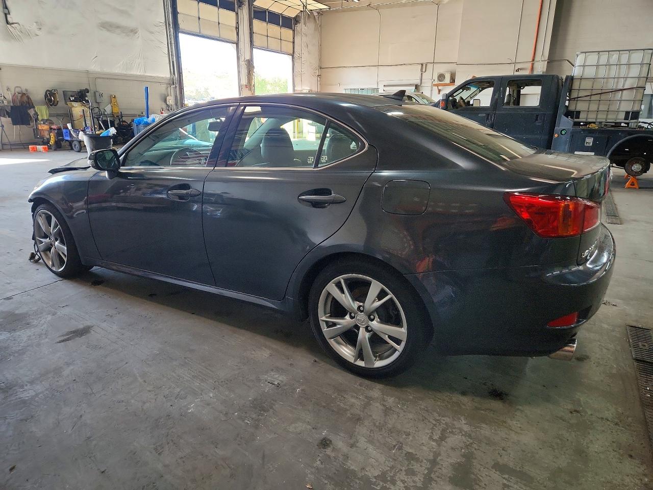 2010 LEXUS IS