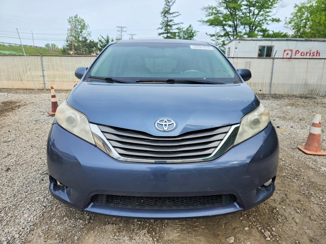 2014 TOYOTA SIENNA