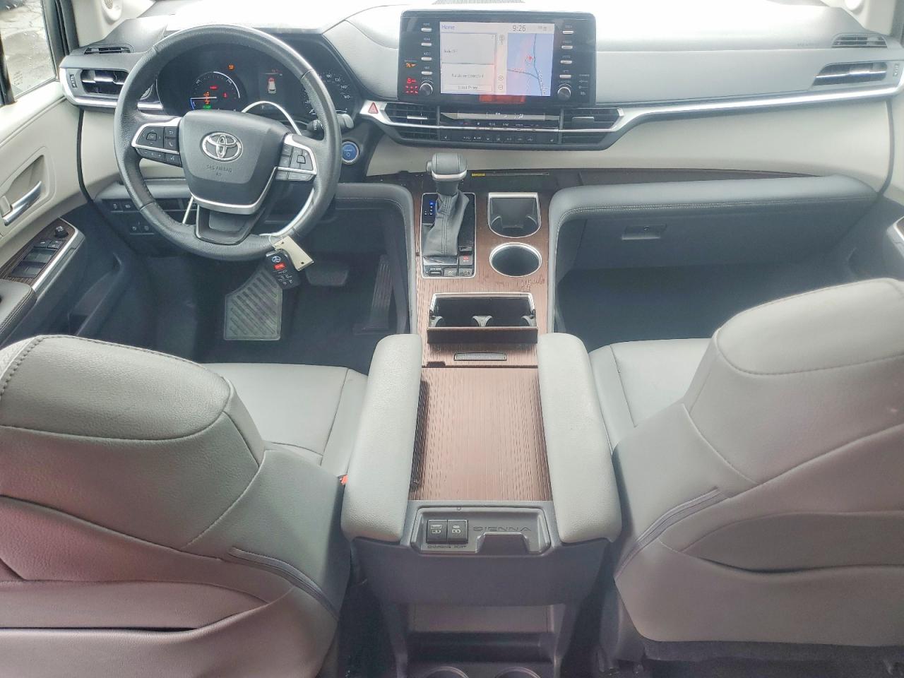 2022 TOYOTA SIENNA