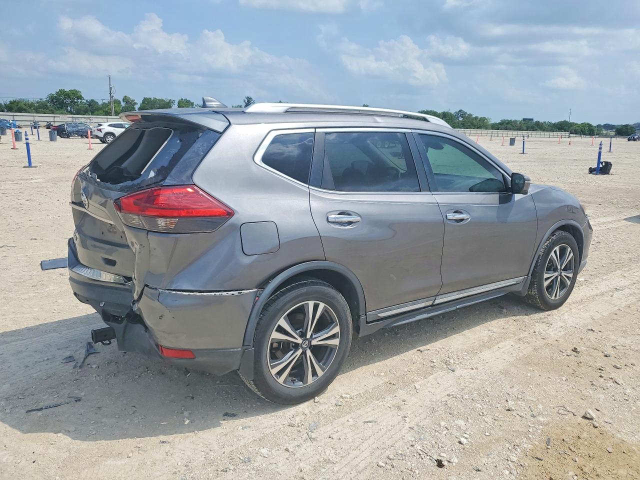 2017 NISSAN ROGUE