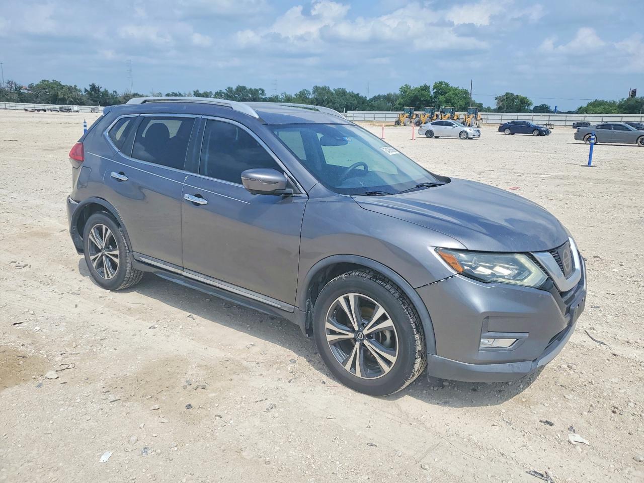 2017 NISSAN ROGUE