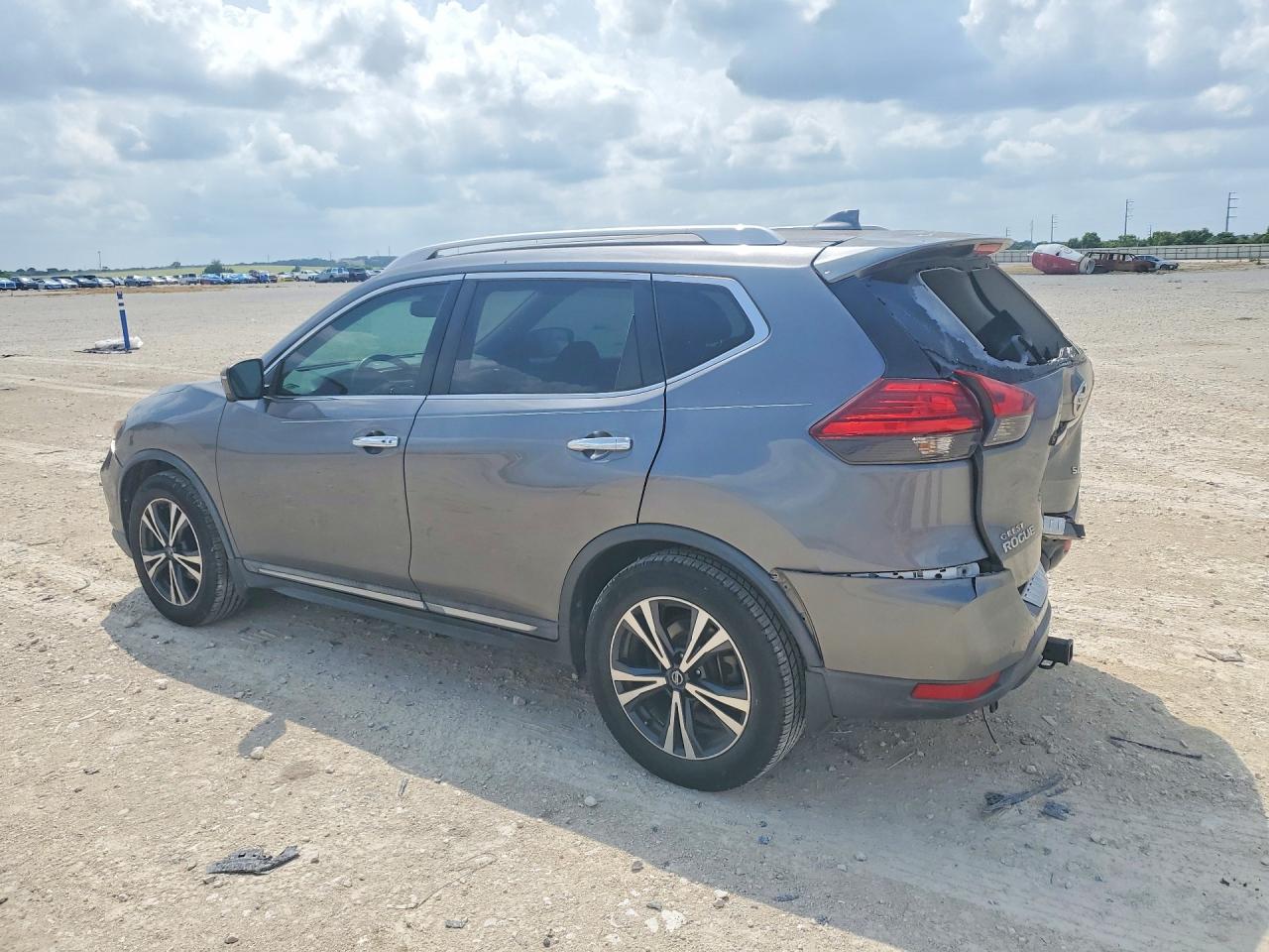 2017 NISSAN ROGUE
