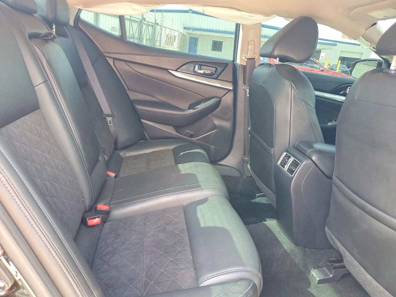 2017 NISSAN MAXIMA