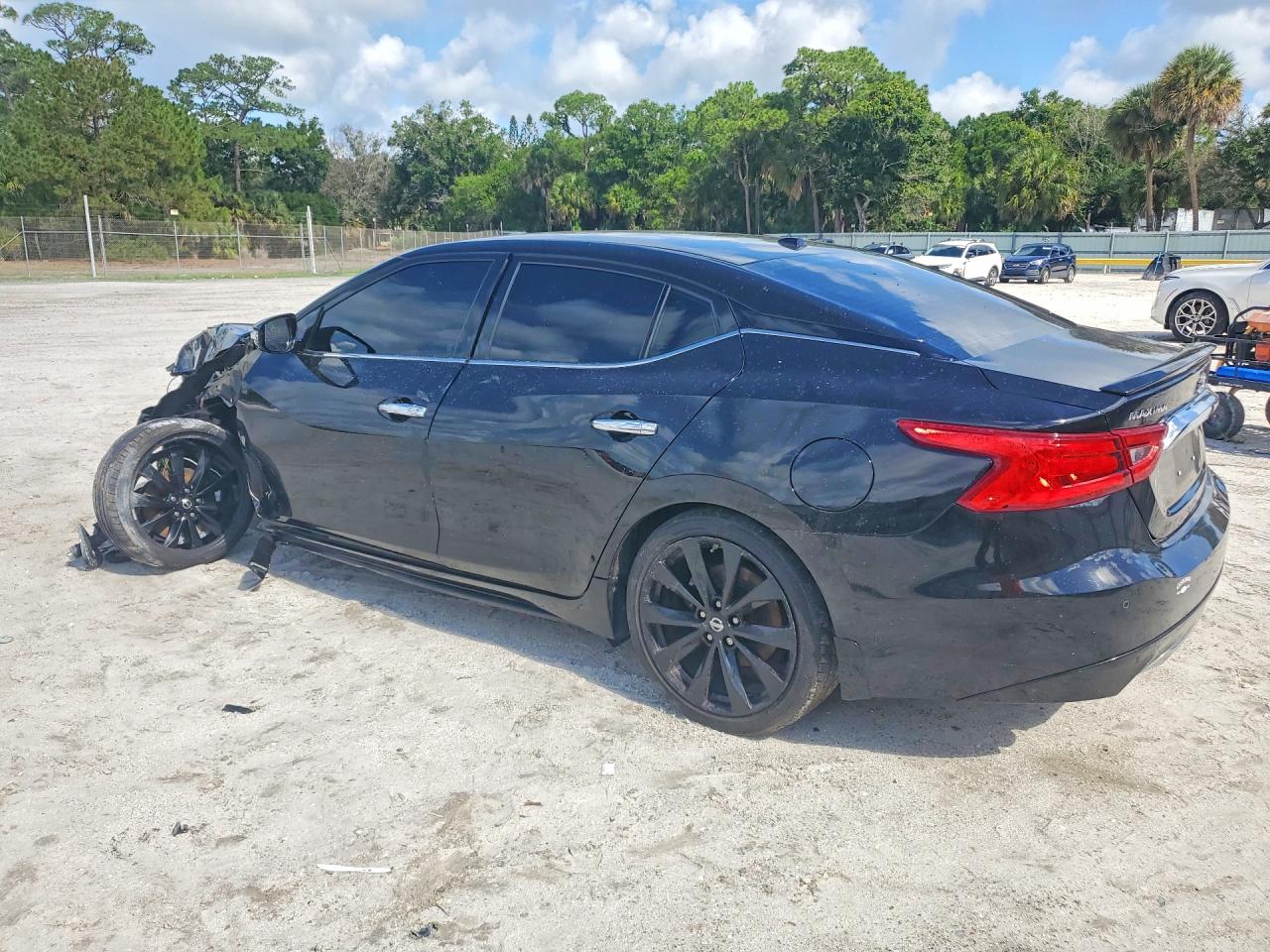 2017 NISSAN MAXIMA