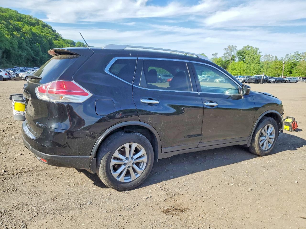 2015 NISSAN ROGUE
