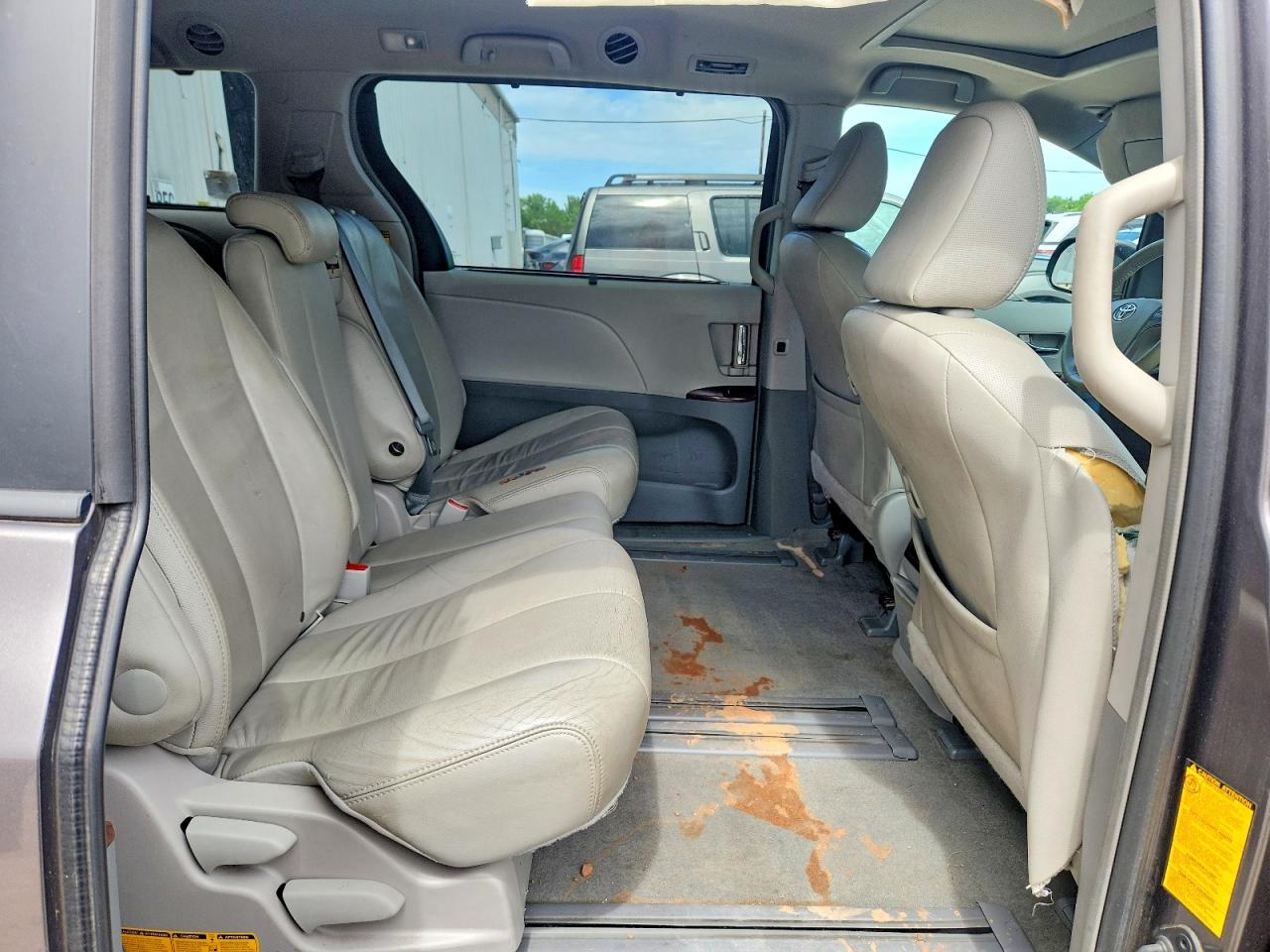 2014 TOYOTA SIENNA