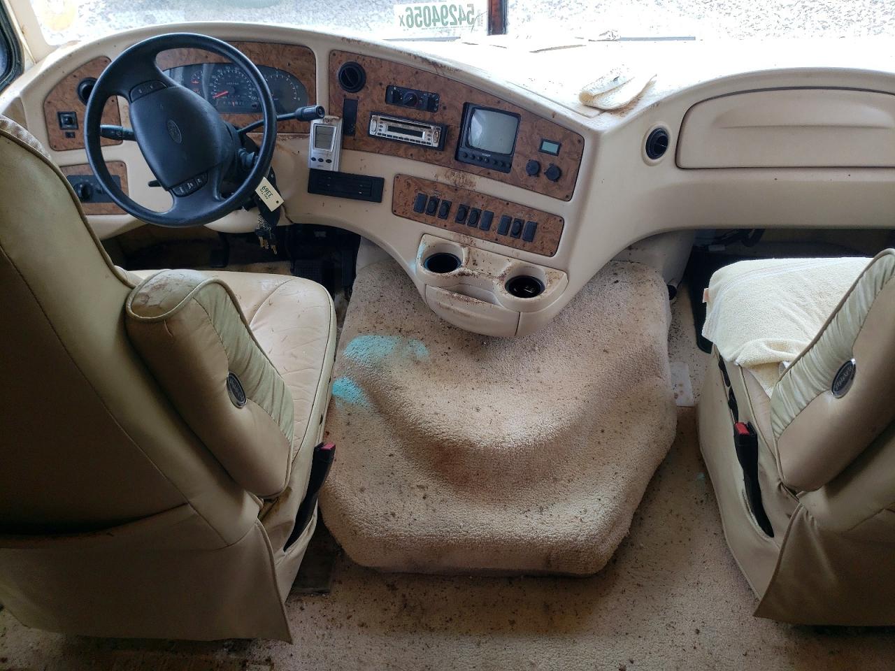2001 COACH F550