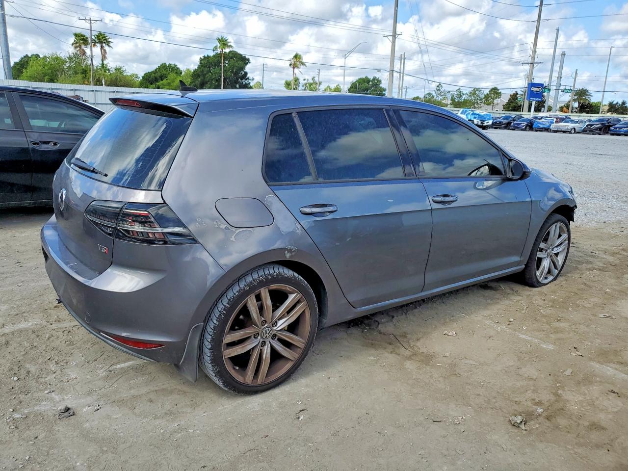 2015 VOLKSWAGEN GOLF