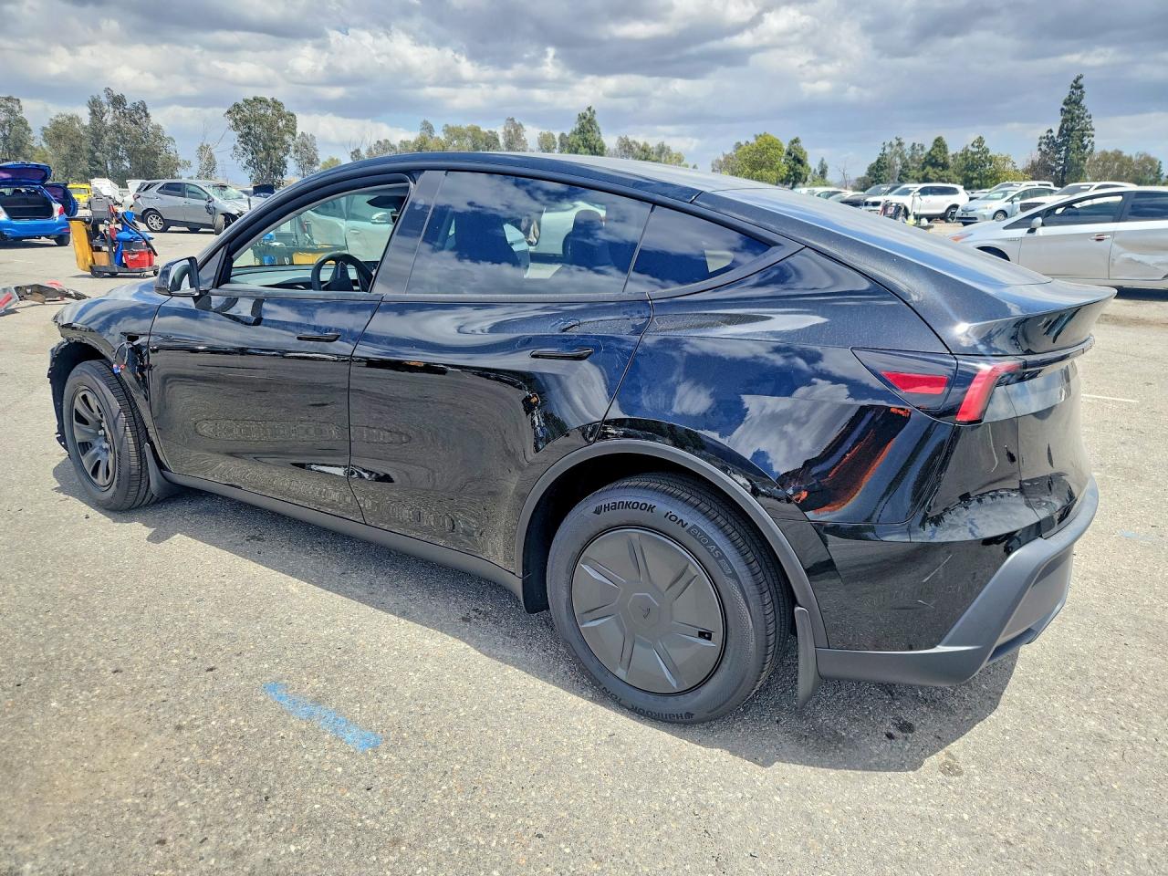 2026 TESLA MODEL Y